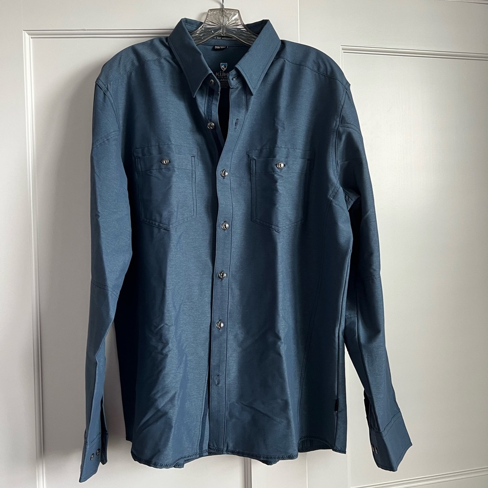 Men’s long sleeve button down dress shirt